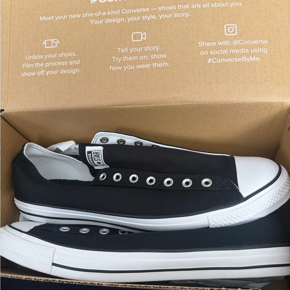 Converse Men's Black and White Sneakers